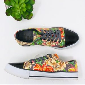 Twiggy London Sneakers 8 Leather Cap-toe Floral